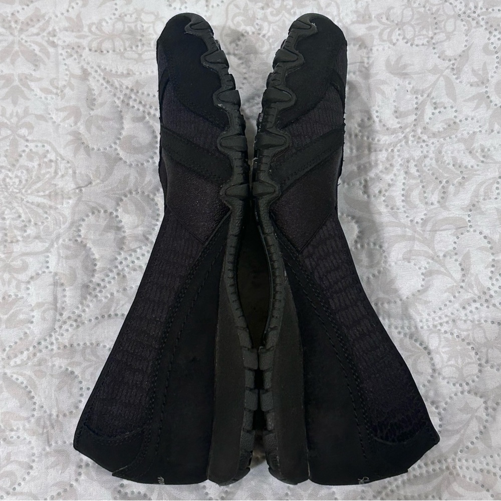 Skechers Relaxed Fit Bikers Wayfarer Women’s Comfort Slip On Black Suede Sz 8.5 - Picture 7 of 13